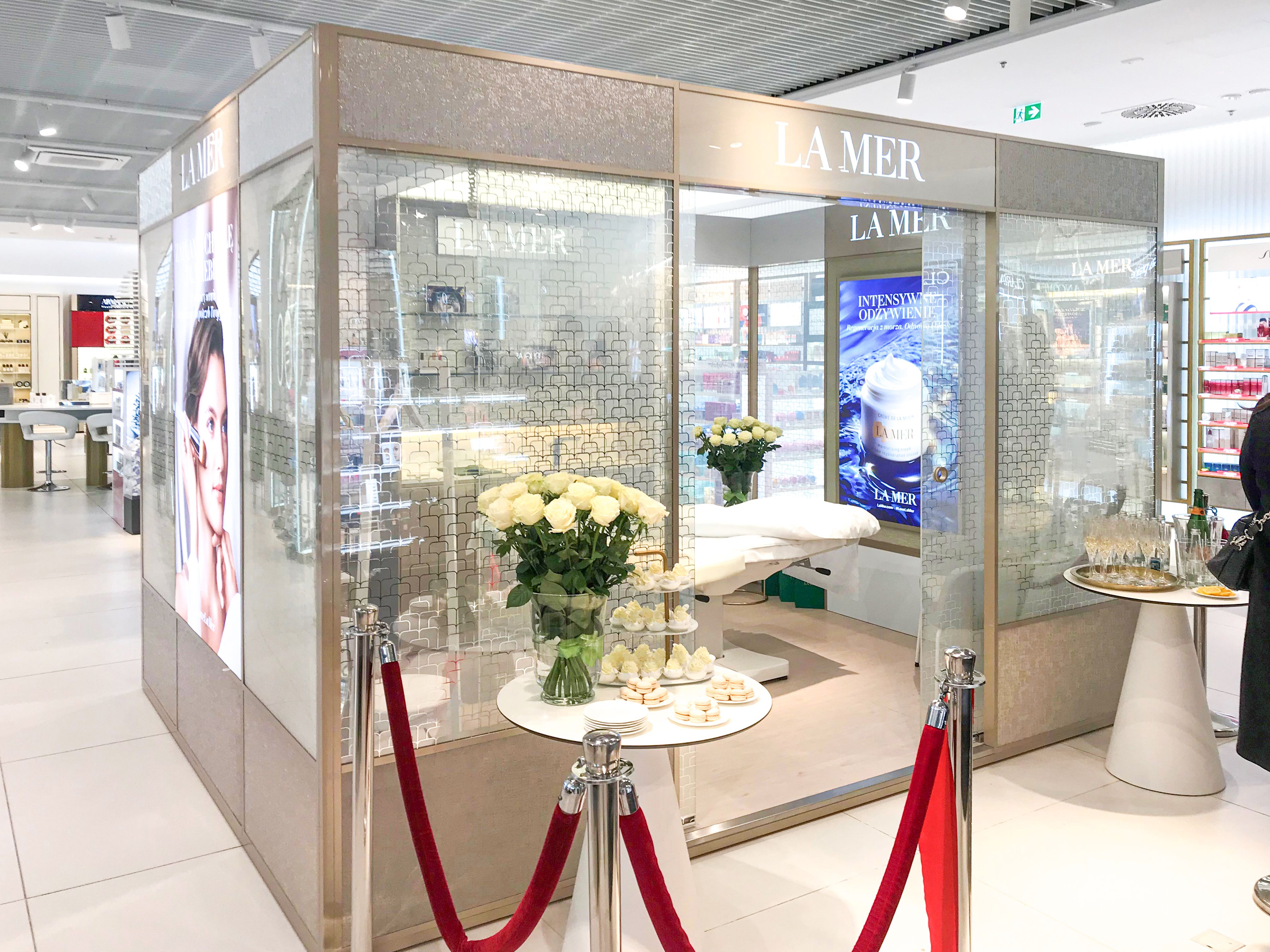 Cabine de soin La Mer itinérante vue de face